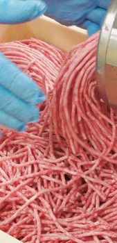 精肉加工部門縦長イメｰジ3ミンチ加工